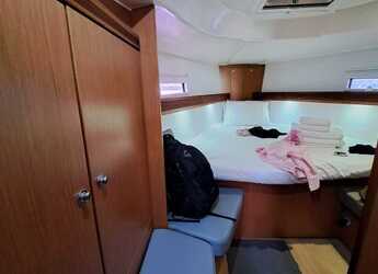 Rent a sailboat in Volos - Bavaria Cruiser 40