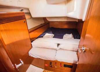 Rent a sailboat in Ormos Panagias - Oceanis 43