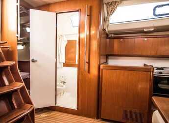 Rent a sailboat in Ormos Panagias - Oceanis 43