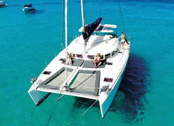 Rent a catamaran in Marina Ibiza - Lagoon 380