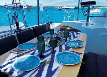 Rent a catamaran in Marina Ibiza - Lagoon 380