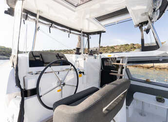 Rent a catamaran in Alimos Marina - Lagoon 42