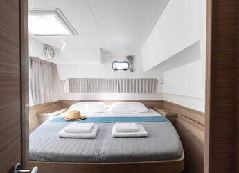 Rent a catamaran in Alimos Marina - Lagoon 42