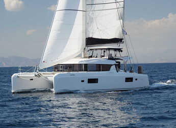 Rent a catamaran in Alimos Marina - Lagoon 42