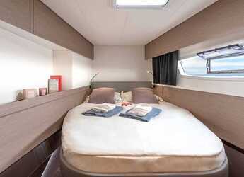 Rent a catamaran in Fort Burt Marina - Fountaine Pajot Elba 45