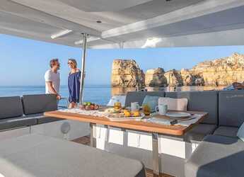 Rent a catamaran in Fort Burt Marina - Fountaine Pajot Elba 45