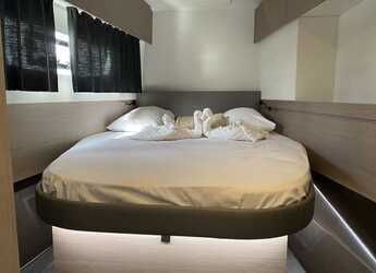 Rent a catamaran in Fort Burt Marina - Fountaine Pajot Astrea 42