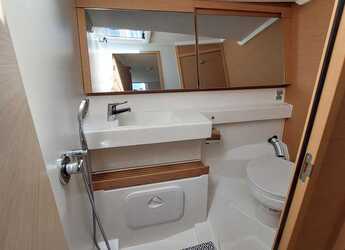 Rent a sailboat in Marina Cala de Medici - Sun Odyssey 440 - 4 cabine - 2 bagni