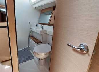 Rent a sailboat in Marina Cala de Medici - Sun Odyssey 440 - 4 cabine - 2 bagni