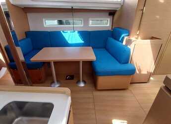 Rent a sailboat in Marina Cala de Medici - Sun Odyssey 440 - 4 cabine - 2 bagni