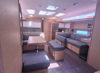 Chartern Sie segelboot in Marina Cala de Medici - Dufour 530