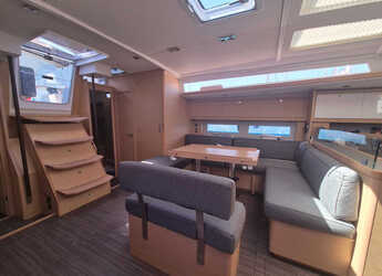 Chartern Sie segelboot in Marina Cala de Medici - Dufour 530