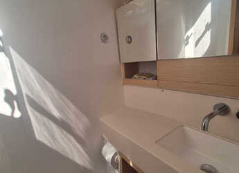 Chartern Sie segelboot in Marina Cala de Medici - Dufour 530