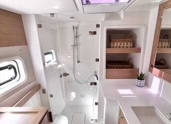 Chartern Sie katamaran in Maya Cove, Hodges Creek Marina - Bali Catspace OW