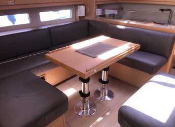Alquilar velero en Punta Nuraghe - Dufour 530