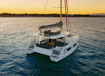 Rent a catamaran in Alimos Marina - Aventura 37