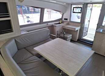 Rent a catamaran in Marina di Portorosa - Leopard 40