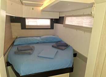 Rent a catamaran in Marina di Portorosa - Leopard 40