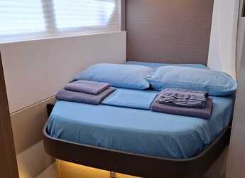 Rent a catamaran in Marina di Portorosa - Leopard 42 - 4 cab.