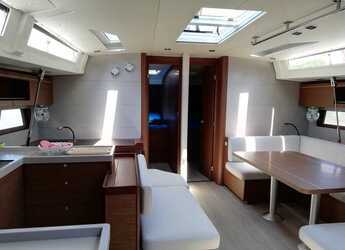 Rent a sailboat in Marina di Portorosa - Oceanis 51.1 - 5 + 1 cab.