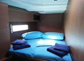 Rent a sailboat in Marina di Portorosa - Oceanis 51.1 - 5 + 1 cab.