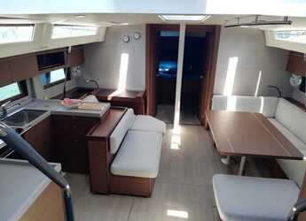 Rent a sailboat in Marina di Portorosa - Oceanis 51.1 - 5 + 1 cab.