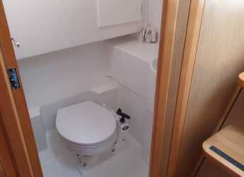 Rent a sailboat in Marina di Portorosa - Sun Odyssey 319 - 2 cab.