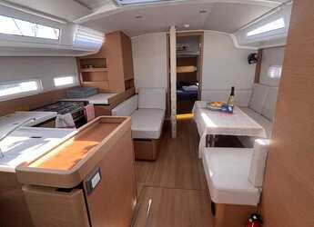 Alquilar velero en Marina di Cannigione - Sun Odyssey 410 - 3 cab.