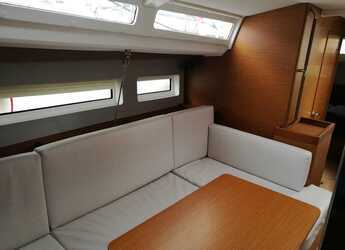 Rent a sailboat in Marina di Portorosa - Sun Odyssey 440 - 4 cab.