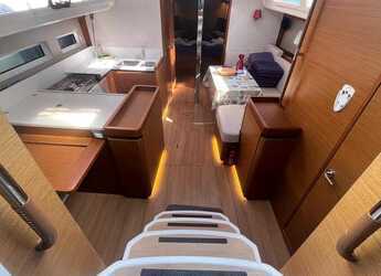 Alquilar velero en Marina di Cannigione - Sun Odyssey 440 - 4 cab.