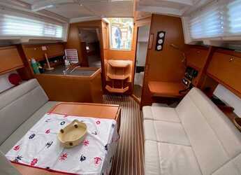 Rent a sailboat in Marina Imbat - Bavaria 34 Cruiser