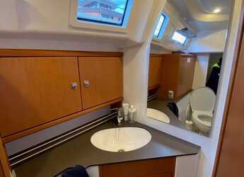 Rent a sailboat in Marina Imbat - Bavaria 34 Cruiser