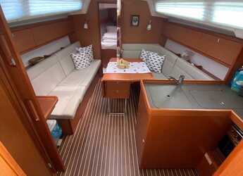 Rent a sailboat in Marina Imbat - Bavaria 34 Cruiser