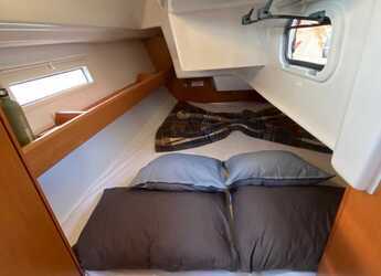 Rent a sailboat in Marina Imbat - Bavaria 34 Cruiser