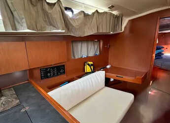 Chartern Sie segelboot in Marina Gouvia - Oceanis 41.1