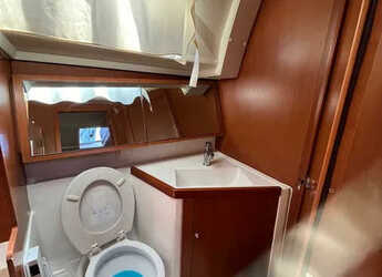 Chartern Sie segelboot in Marina Gouvia - Oceanis 41.1