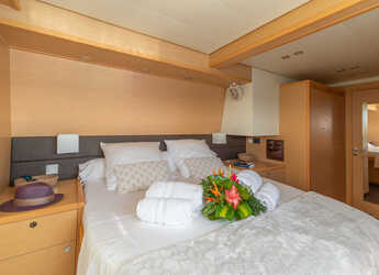 Alquilar catamarán en Porto Olbia - Lagoon 560