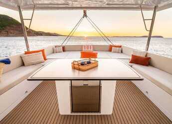 Alquilar catamarán en Marina Kastela - Bali 5.8