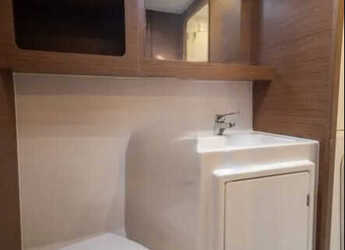 Alquilar catamarán en Volos - Lagoon 42