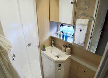 Rent a catamaran in Mykonos Marina - Bali 5.4