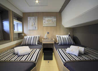 Rent a catamaran in Mykonos Marina - Bali 5.4