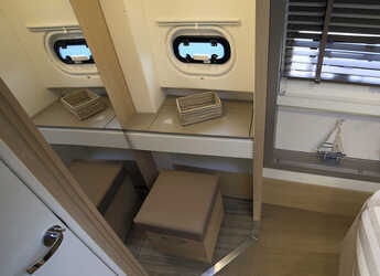 Rent a catamaran in Mykonos Marina - Bali 5.4