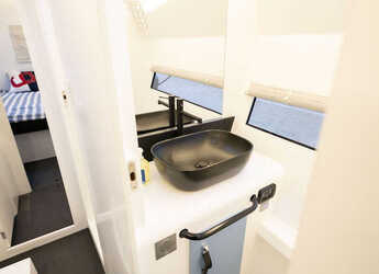 Rent a catamaran in Lavrion Marina - ORC 57