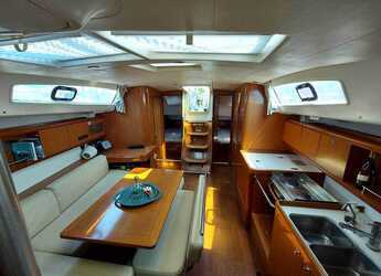 Rent a sailboat in Marina Delta Kallithea - Oceanis 43