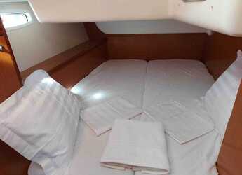 Rent a sailboat in Marina Delta Kallithea - Oceanis 43