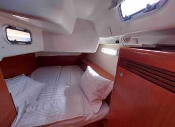 Rent a sailboat in Marina Delta Kallithea - Oceanis 43