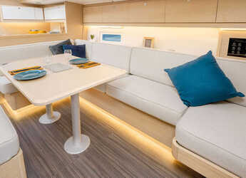 Chartern Sie segelboot in Marina Gouvia - Dufour 430