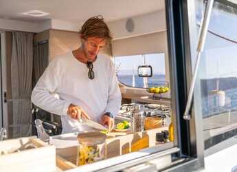 Rent a catamaran in Fort Burt Marina - Lagoon 43 (Owners Version)