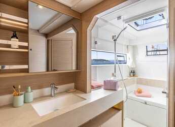 Rent a catamaran in Fort Burt Marina - Lagoon 43 (Owners Version)