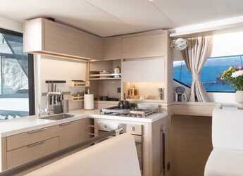 Alquilar catamarán en Puerto de Lefkas - Lagoon 51